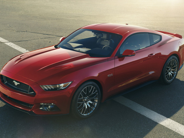 Ford Mustang фото