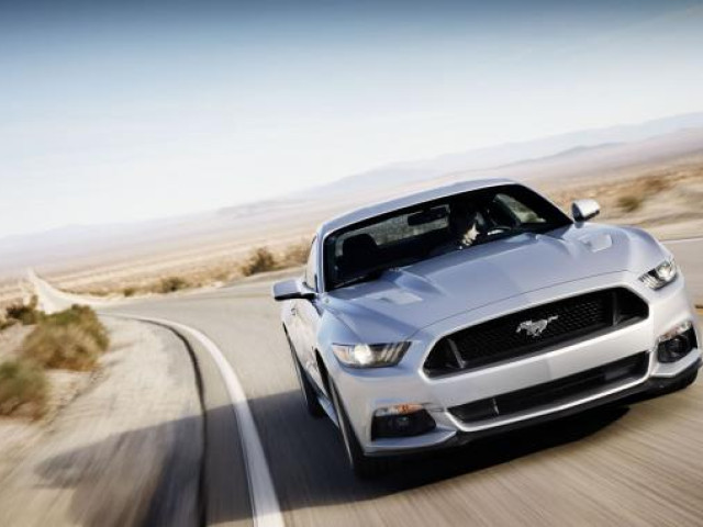 Ford Mustang фото