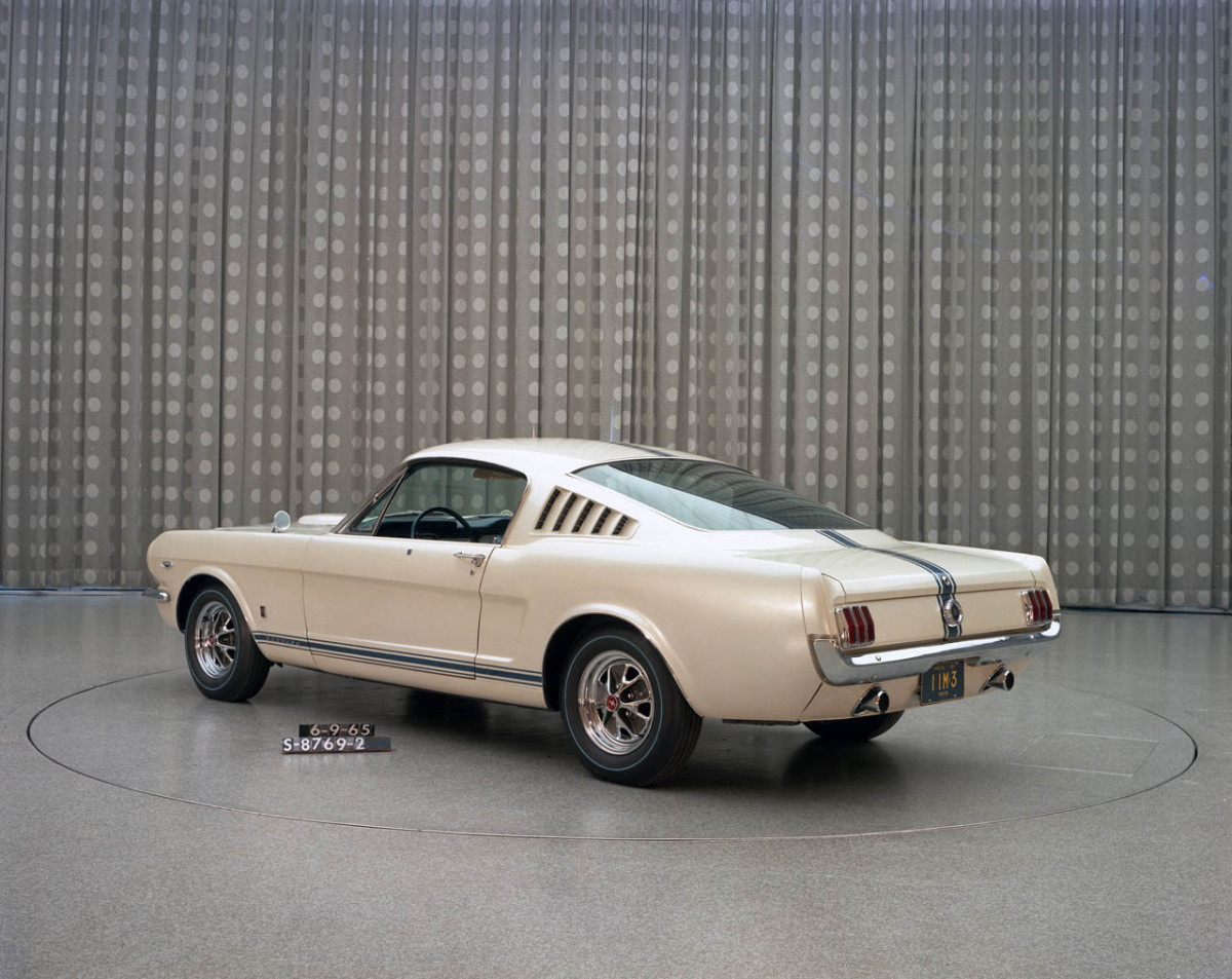 Ford Mustang фото 110137