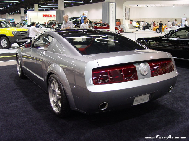 Ford Mustang фото