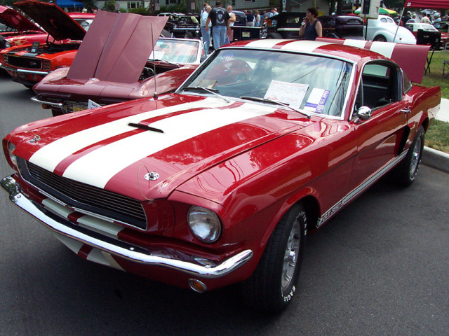 Ford Mustang фото