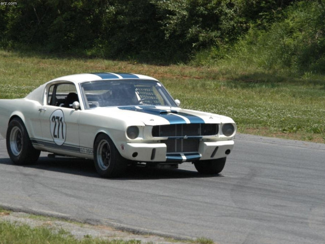 Ford Mustang фото