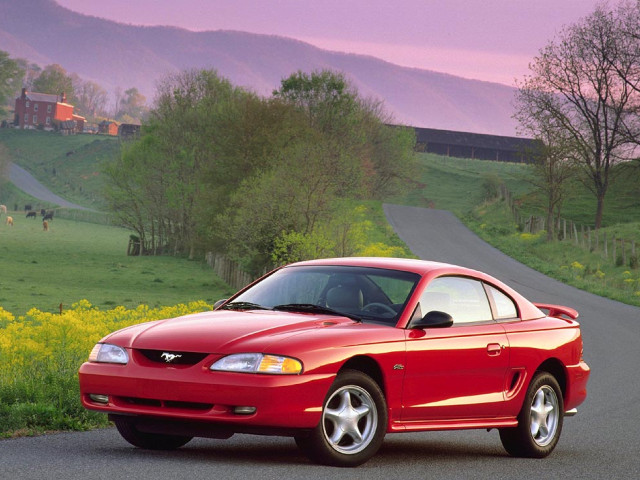 Ford Mustang фото