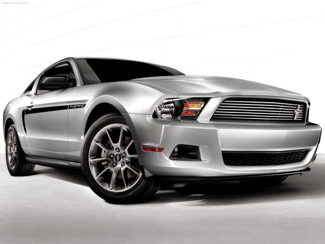 Ford Mustang фото