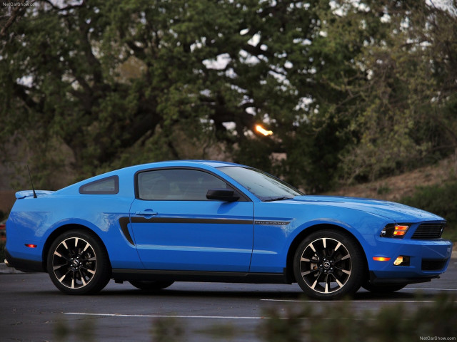 Ford Mustang фото