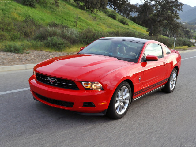 Ford Mustang фото