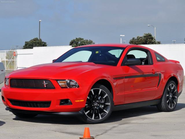 Ford Mustang фото