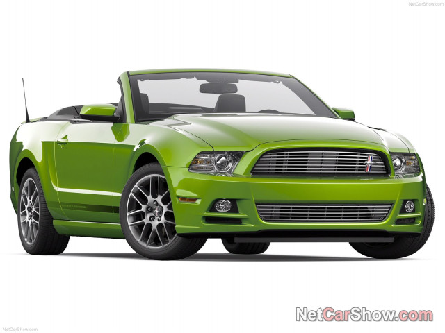 Ford Mustang фото