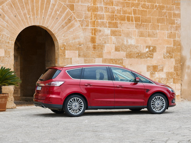 Ford S-MAX фото