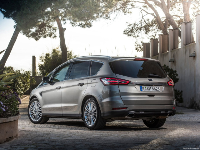 Ford S-MAX фото