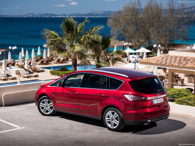 Ford S-MAX фото