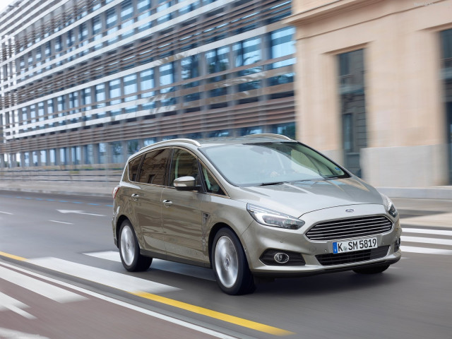 Ford S-MAX фото