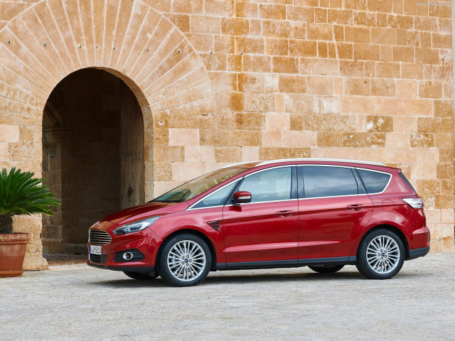 Ford S-MAX фото