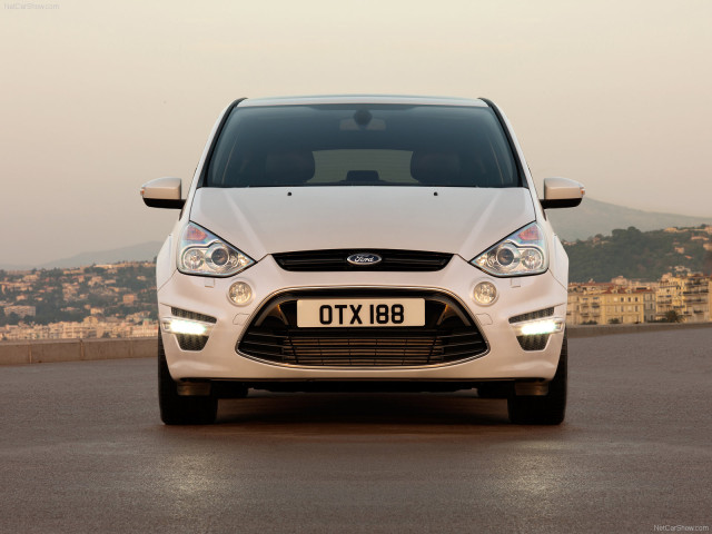 Ford S-MAX фото