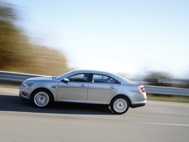 Ford Taurus фото