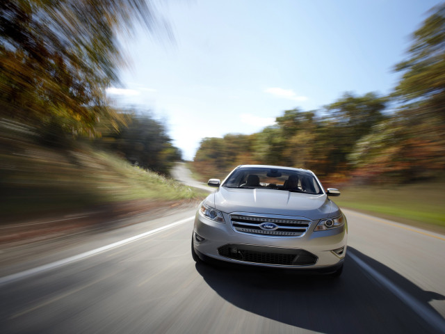 Ford Taurus фото