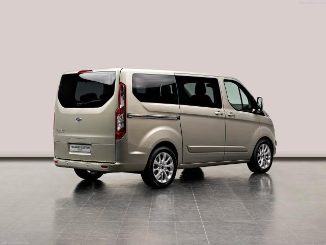 Ford Tourneo Custom фото