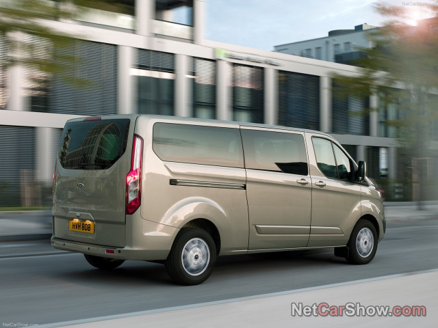 Ford Tourneo Custom фото