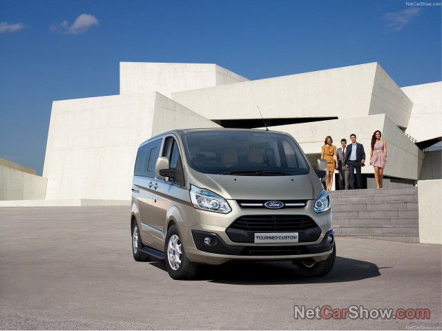 Ford Tourneo Custom фото