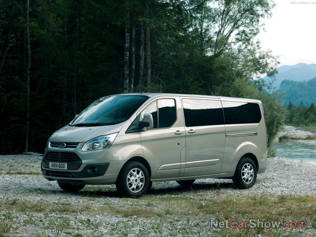 Ford Tourneo Custom фото