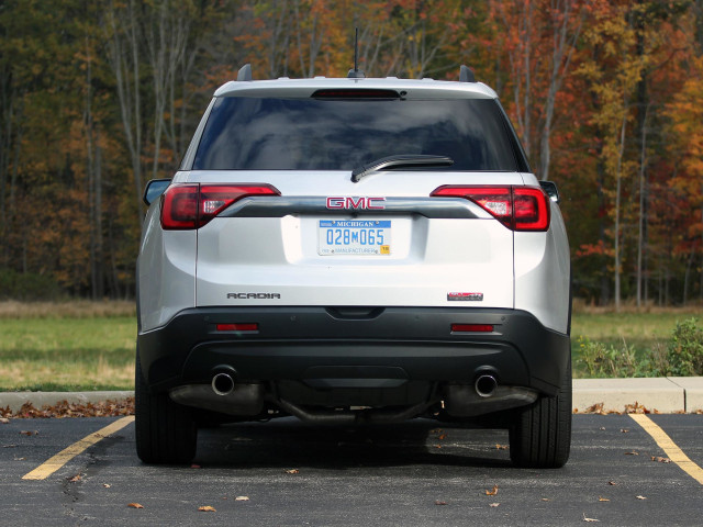 GMC Acadia фото