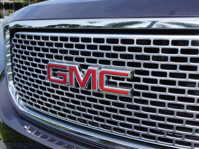 GMC Yukon XL фото