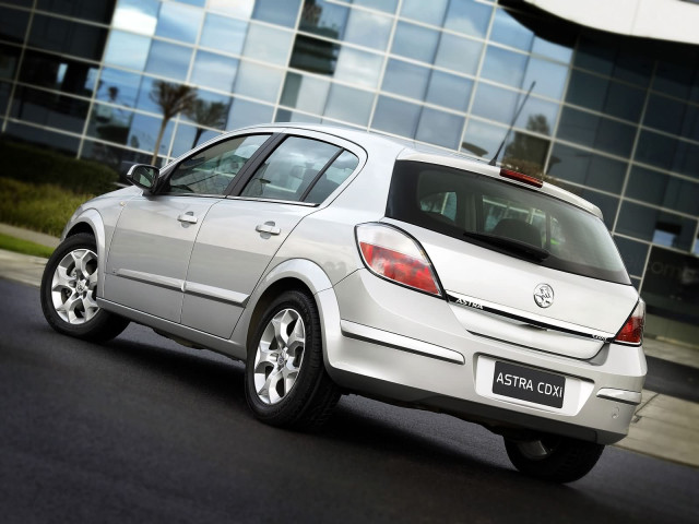 Holden Astra CDXi фото