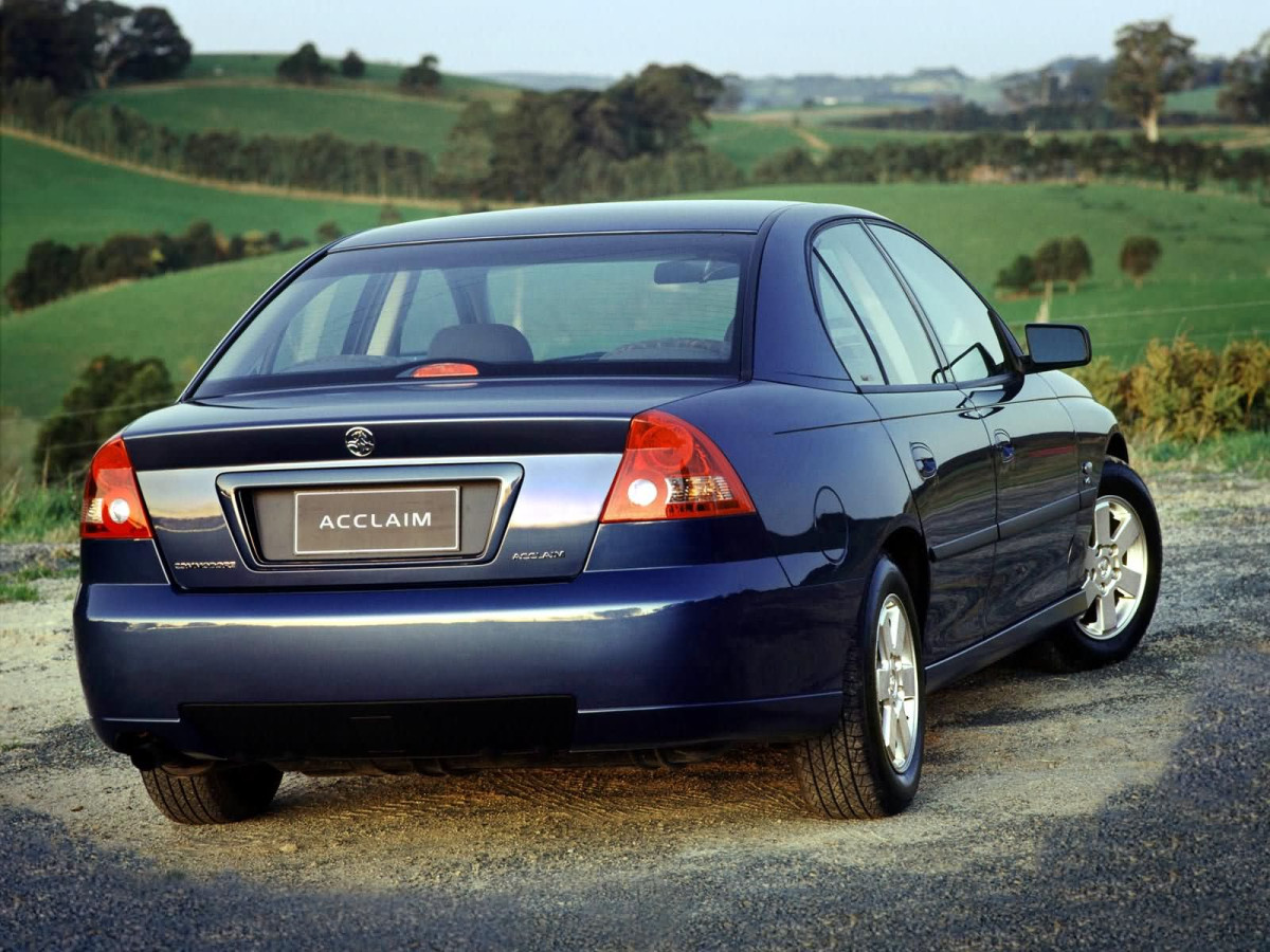 Holden Commodore Executive фото 3070