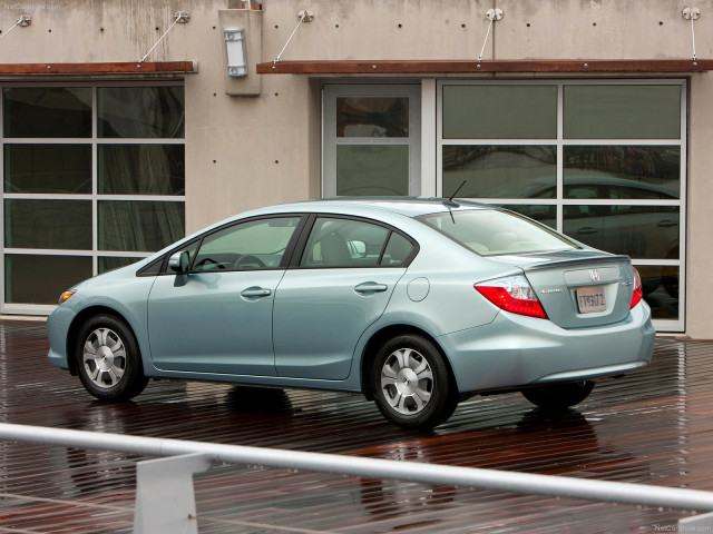 Honda Civic Hybrid фото