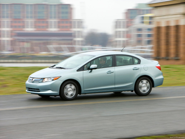 Honda Civic Hybrid фото