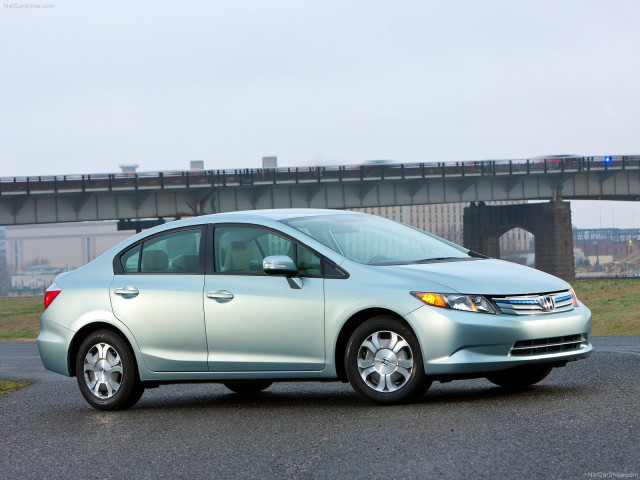 Honda Civic Hybrid фото