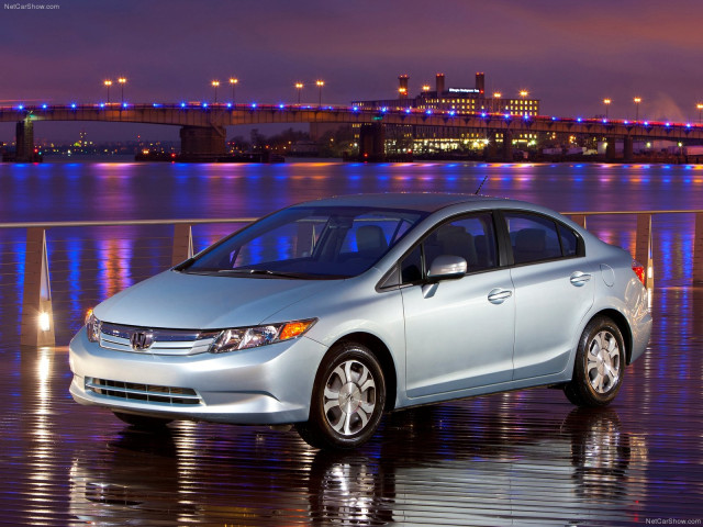 Honda Civic Hybrid фото