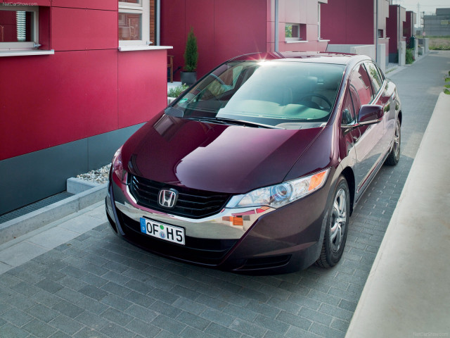 Honda FCX Clarity фото