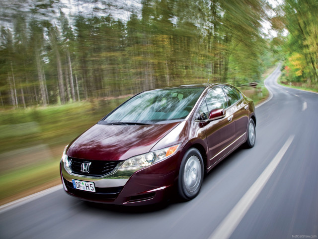 Honda FCX Clarity фото