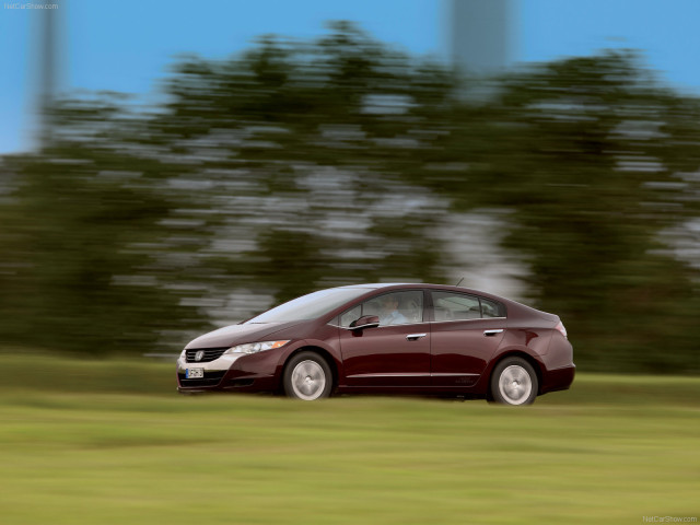 Honda FCX Clarity фото