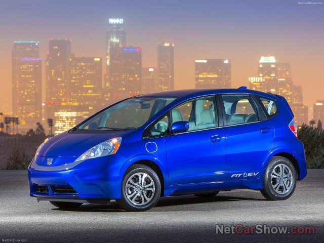 Honda Fit EV фото