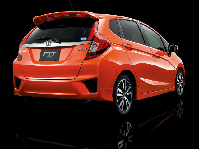 Honda Fit RS фото