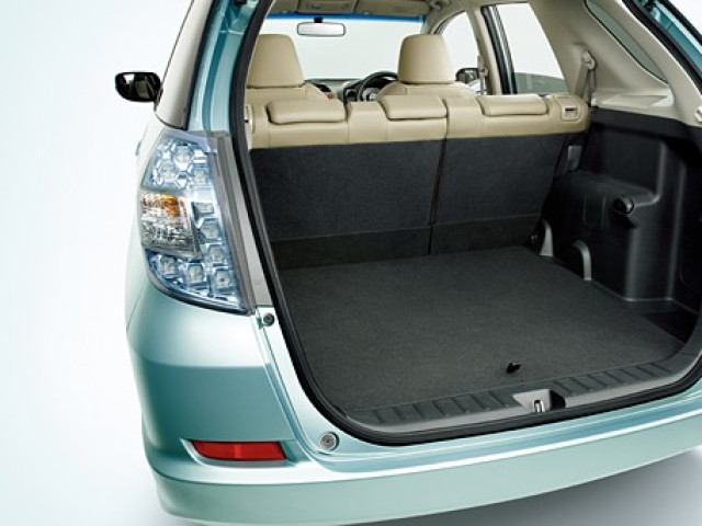 Honda Fit Shuttle фото