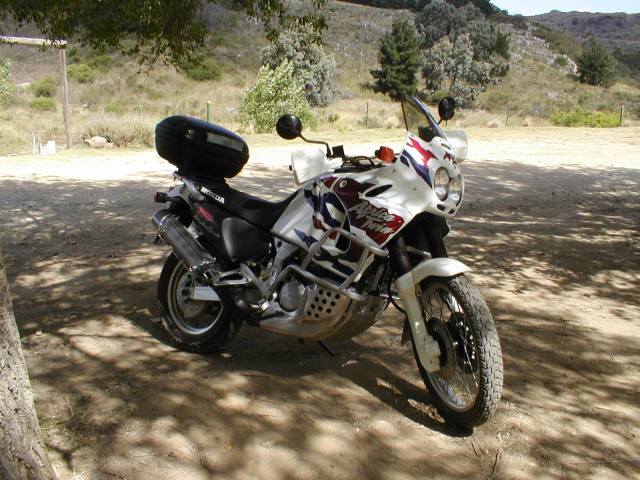 Honda XRV 750 Africa Twin фото