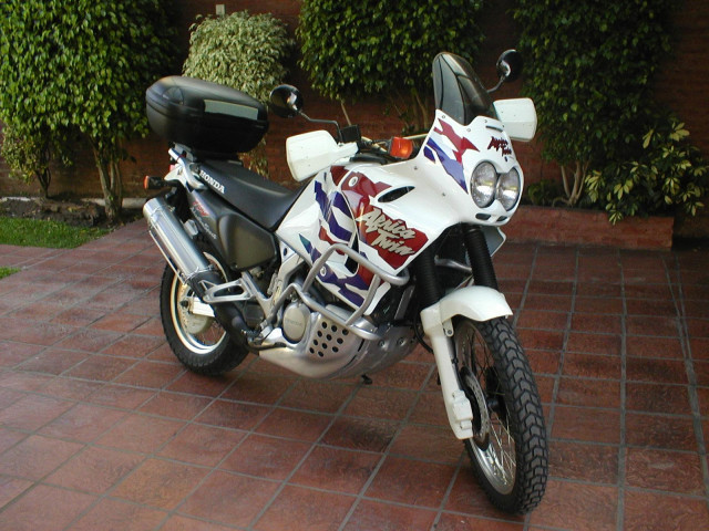 Honda XRV 750 Africa Twin фото