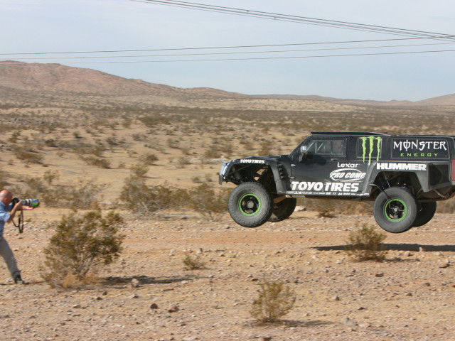 Hummer H3 Dakar фото