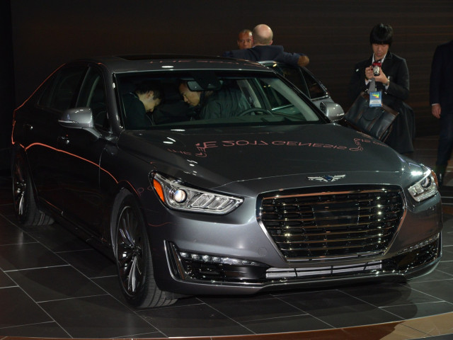 Hyundai Genesis G90 фото