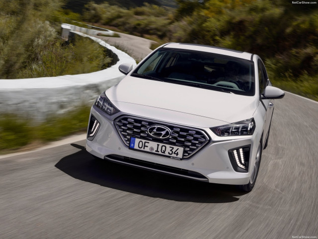 Hyundai Ioniq фото
