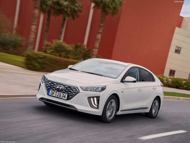Hyundai Ioniq фото