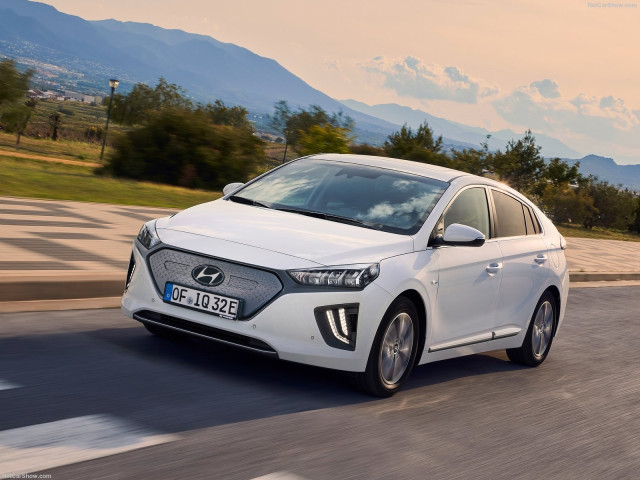 Hyundai Ioniq фото