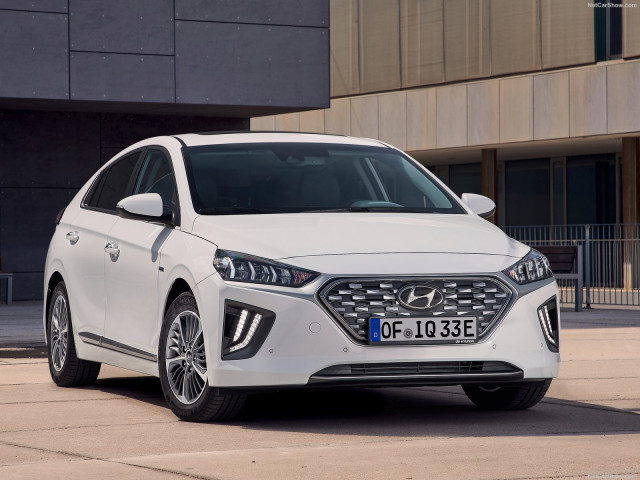 Hyundai Ioniq фото