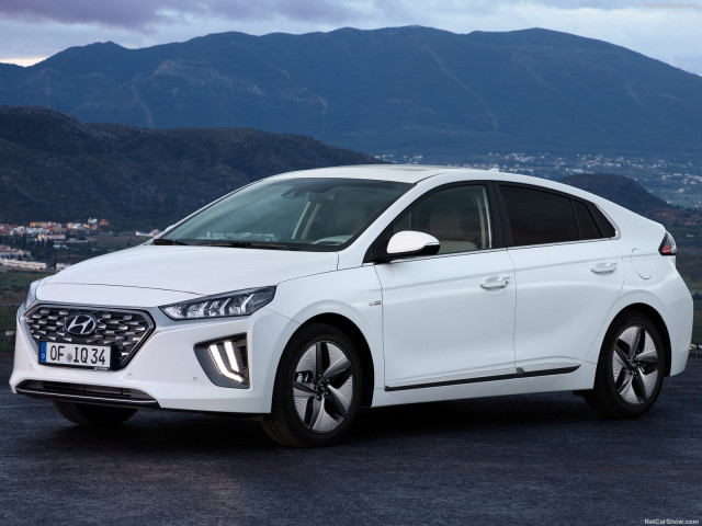 Hyundai Ioniq фото