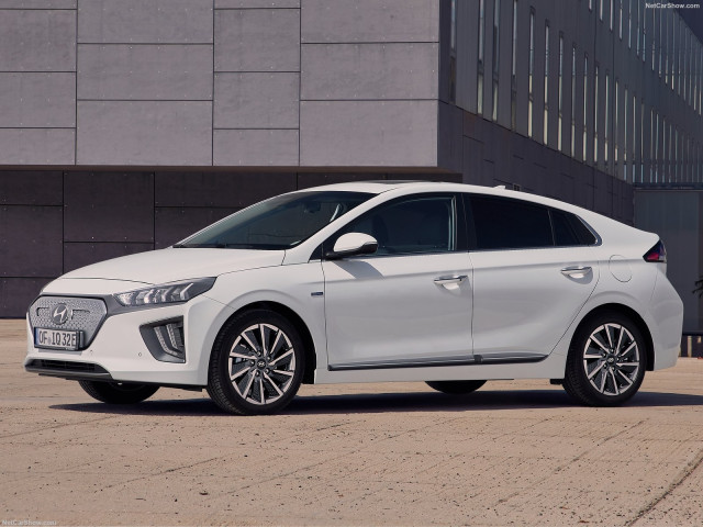 Hyundai Ioniq фото