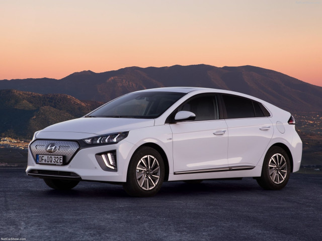 Hyundai Ioniq фото