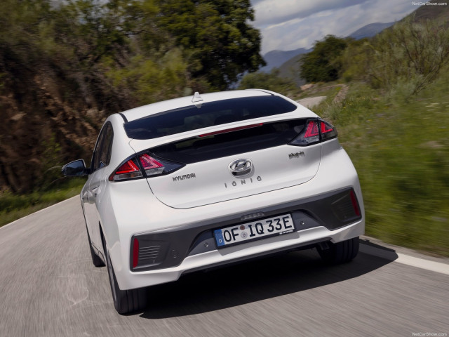 Hyundai Ioniq фото